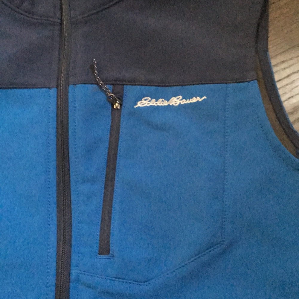 Vest - Picture 2 of 4